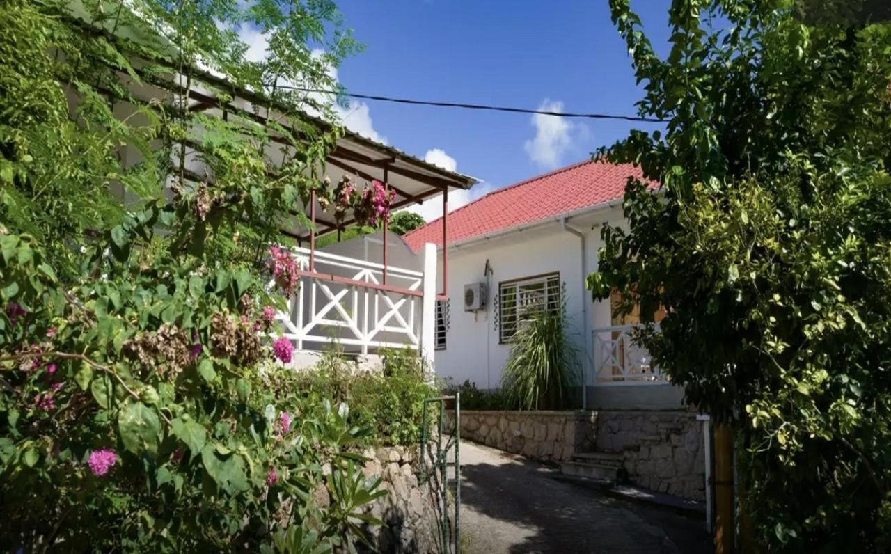 Baie S.Te Anne Case Vacanza Baie Sainte Anne Exterior foto